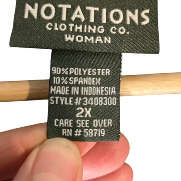 NOTATIONS Navy Blue Velvet Floral Top NWT 2X 0299 - Picture 10 of 12